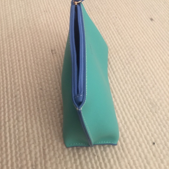 LA MER - 🌊 Cosmetic Pouch - Picture 4 of 5